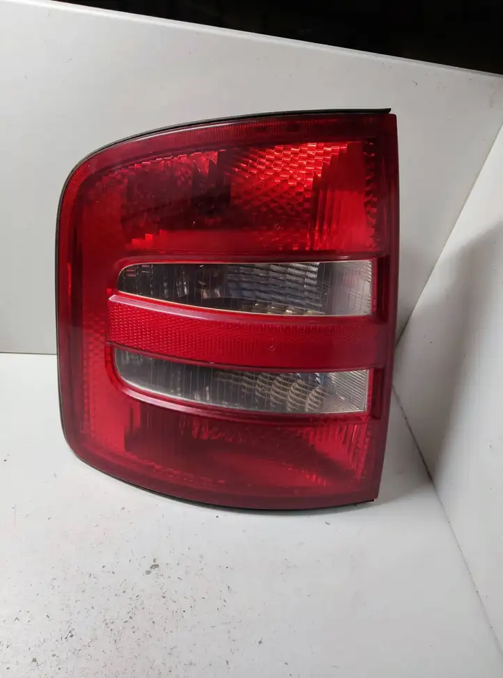 Skoda Fabia Mk1 (6Y) (1999 - 2007) 6Y9945111 Задний фонарь в кузове — фото 1