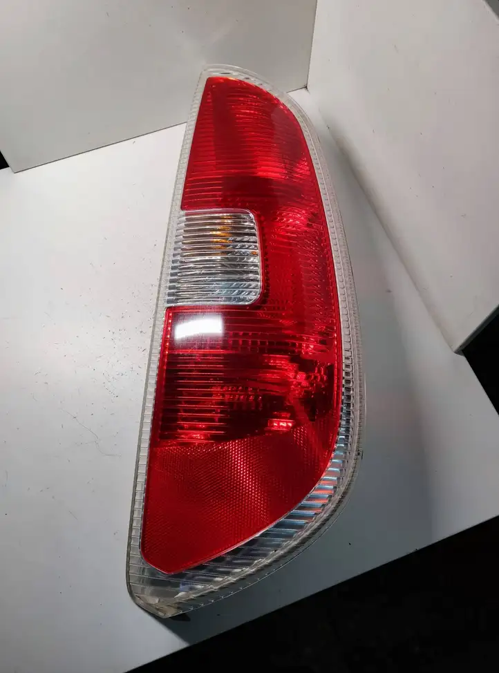 Skoda Roomster (5J) (2006 - 2010) 5J7945112 Задний фонарь в кузове — фото 1