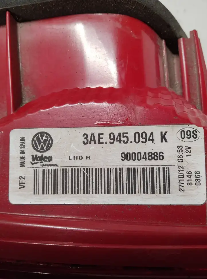 Volkswagen PASSAT B7 (2011 - 2014) 3AE945094K Задний фонарь в крышке багажника — фото 2