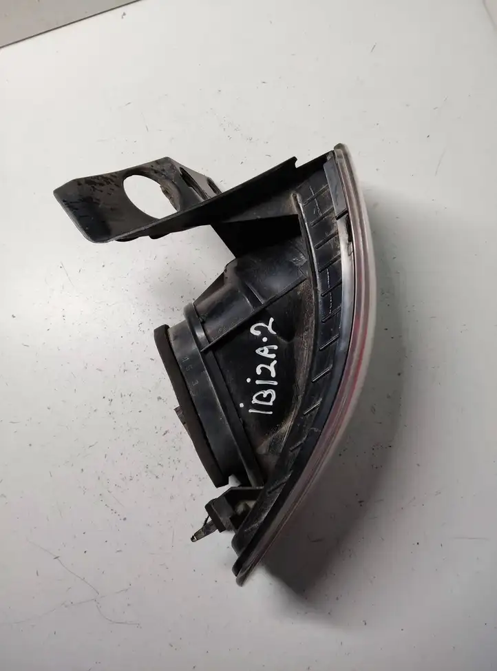 Seat Ibiza III (6L) (2002 - 2008) 6L6945095A Задний фонарь в кузове — фото 3
