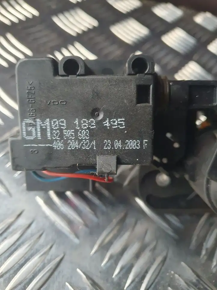 Opel Meriva A (2002 - 2006) 09183495 Замок крышки багажника — фото 2