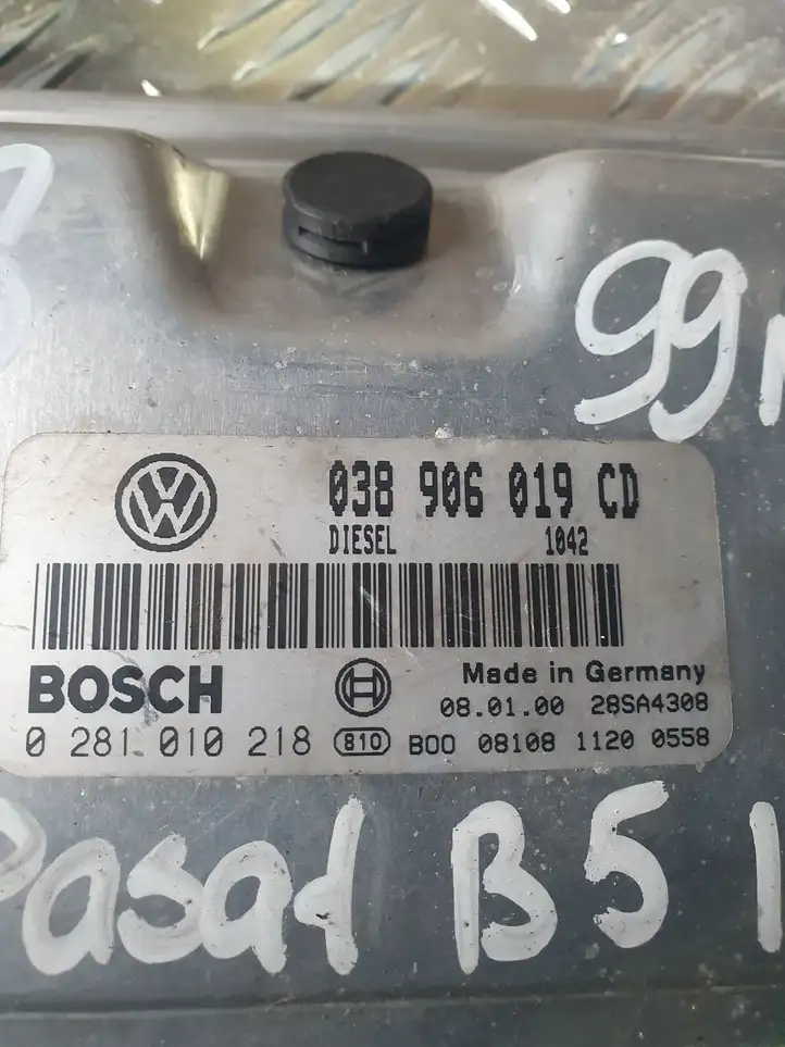 Volkswagen PASSAT B5 (1997 - 2000) 038906019CD Блок управления двигателем (ЭБУ) — фото 3