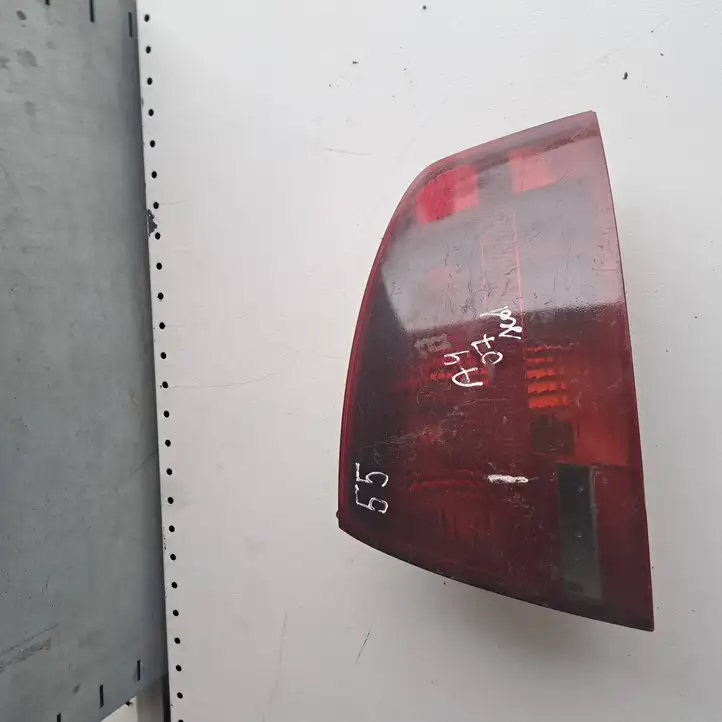 Audi A4 S4 B7 8E 8H (2004 - 2009) 96503702 Задний фонарь в кузове — фото 1