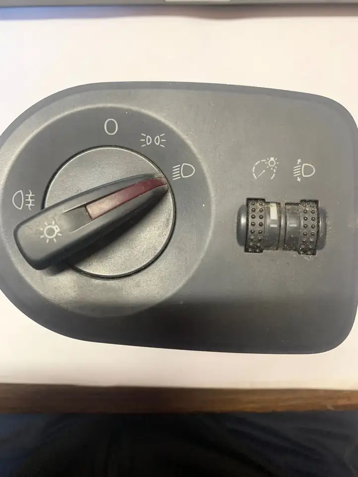 Seat Ibiza IV (6J,6P) (2008 - 2017) 6J1941531H Включатель фонарей — фото 1