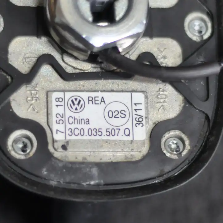 Volkswagen PASSAT CC (2012 - 2017) 3C0035507Q GPS антенна — фото 3