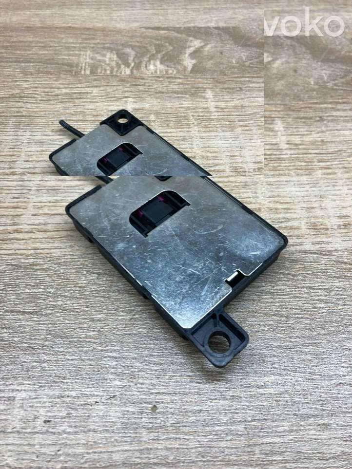 BMW 5 E60 E61 (2004 - 2010)  6928461 Антенна Bluetooth