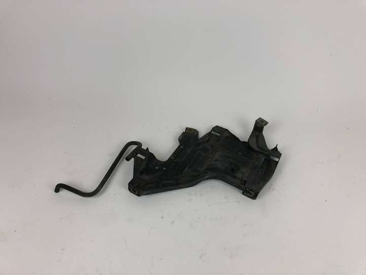 Audi A4 (2007 - 2011)  1301073033 Держатель передней фары