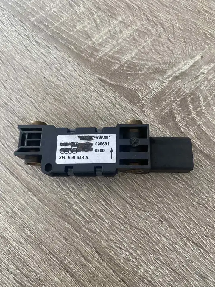 Audi A4 S4 B6 8E 8H (2000 - 2006) 8E0959643A Датчик удара SRS — фото 1