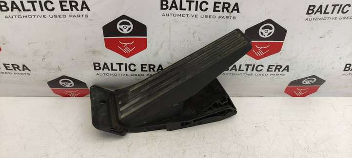 BMW 5 F10 F11 (2009 - 2016)  6860784 Педаль акселератора