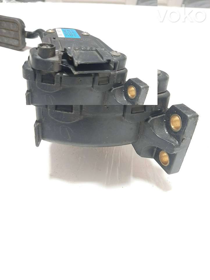 Volkswagen PASSAT B5 (1997 - 2000)  8D1723523 Педаль акселератора
