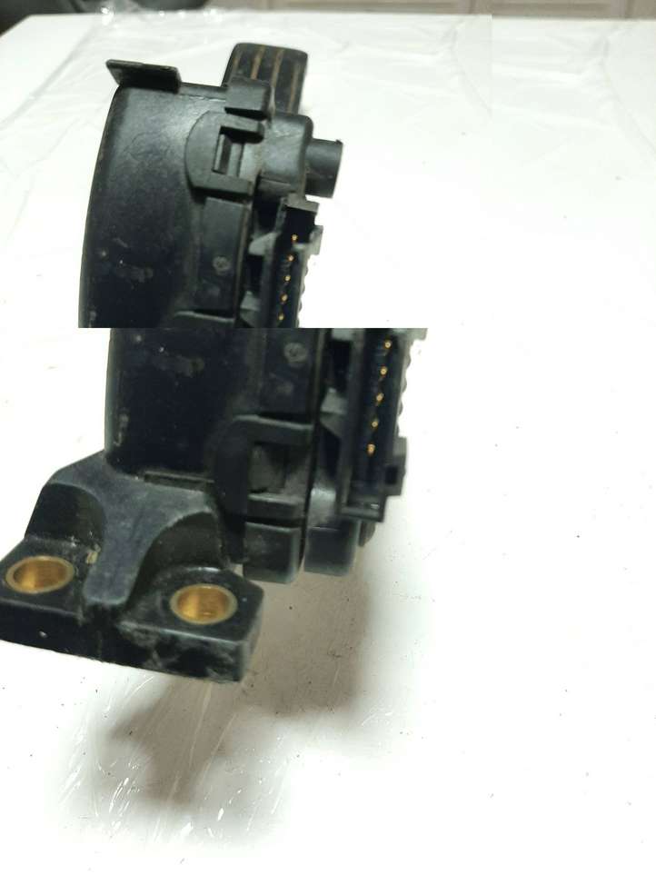 Volkswagen PASSAT B5 (1997 - 2000)  8D1723523 Педаль акселератора