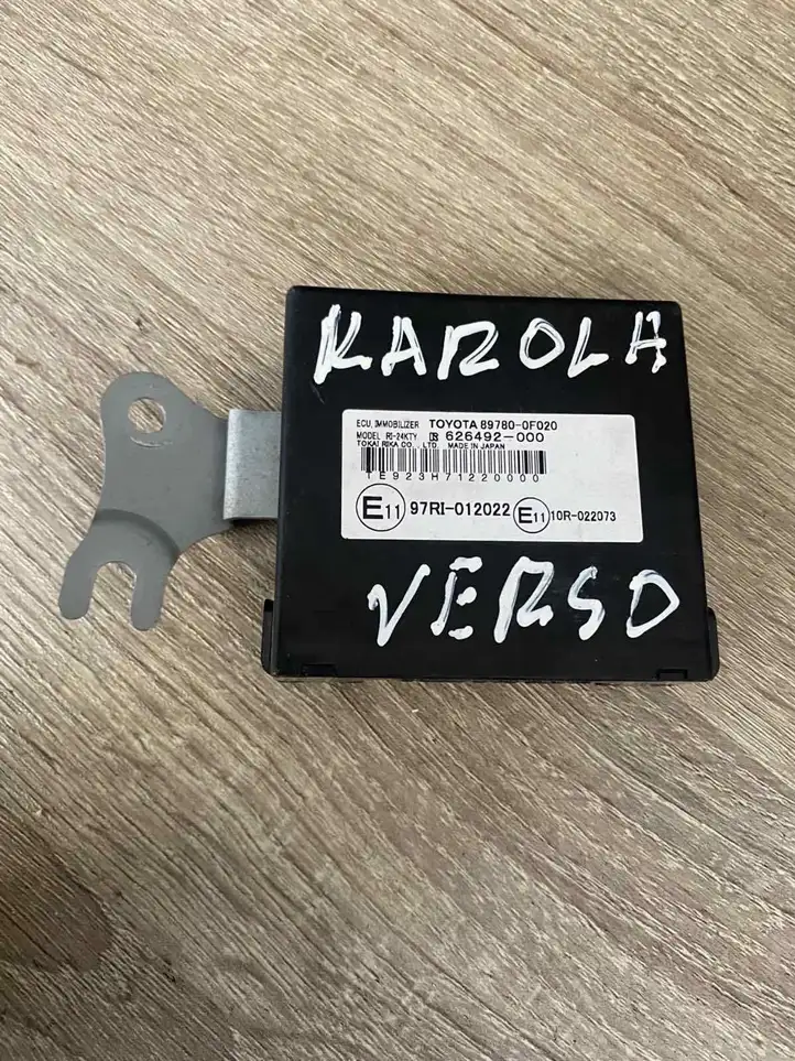 Toyota Corolla Verso AR10 (2004 - 2009) 897800F020 Блок иммобилайзера — фото 1