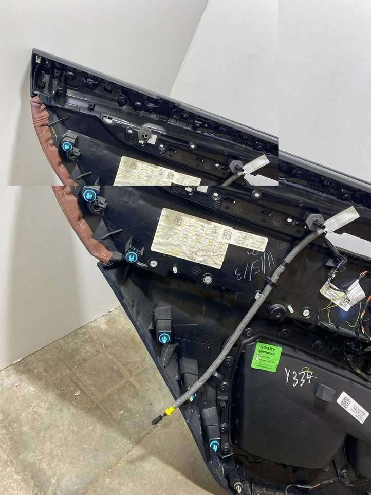 BMW X5 F15 (2013 - 2017)  15W402201 Обшивка задней двери
