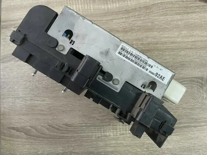 Dodge Grand Caravan (1998 - 2007) 04686492AE Модуль комфорта — фото 2