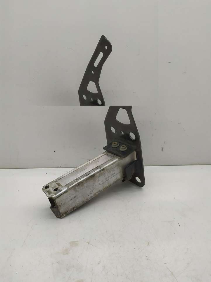 Audi A6 (2008 - 2011)  4F080713313S Передний aмортизатор бампера