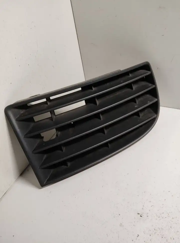 Volkswagen Golf V (2003 - 2009) 1K0853666 Нижняя решетка переднего бампера — фото 1