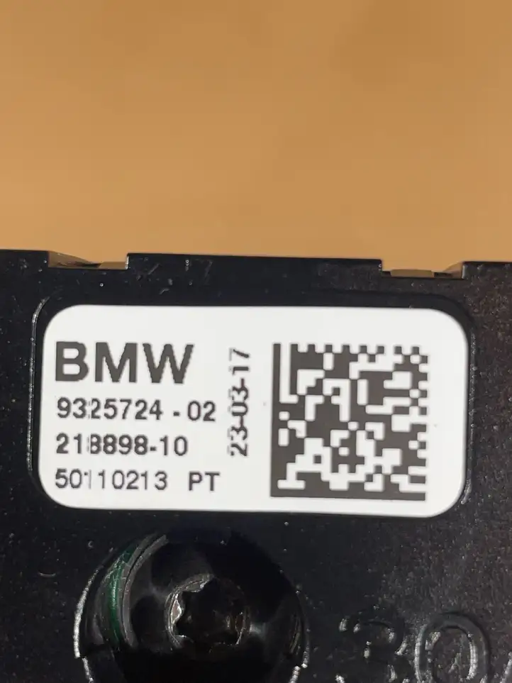 BMW 5 G30 G31 (2016 - ) 9325724 Радиоантенна — фото 2