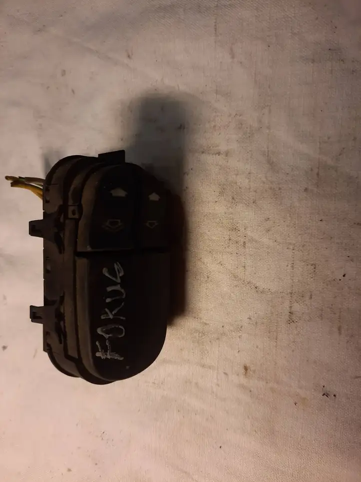 Ford Focus (1998 - 2004) 98ag14529ac Кнопка стеклоподъемников — фото 1