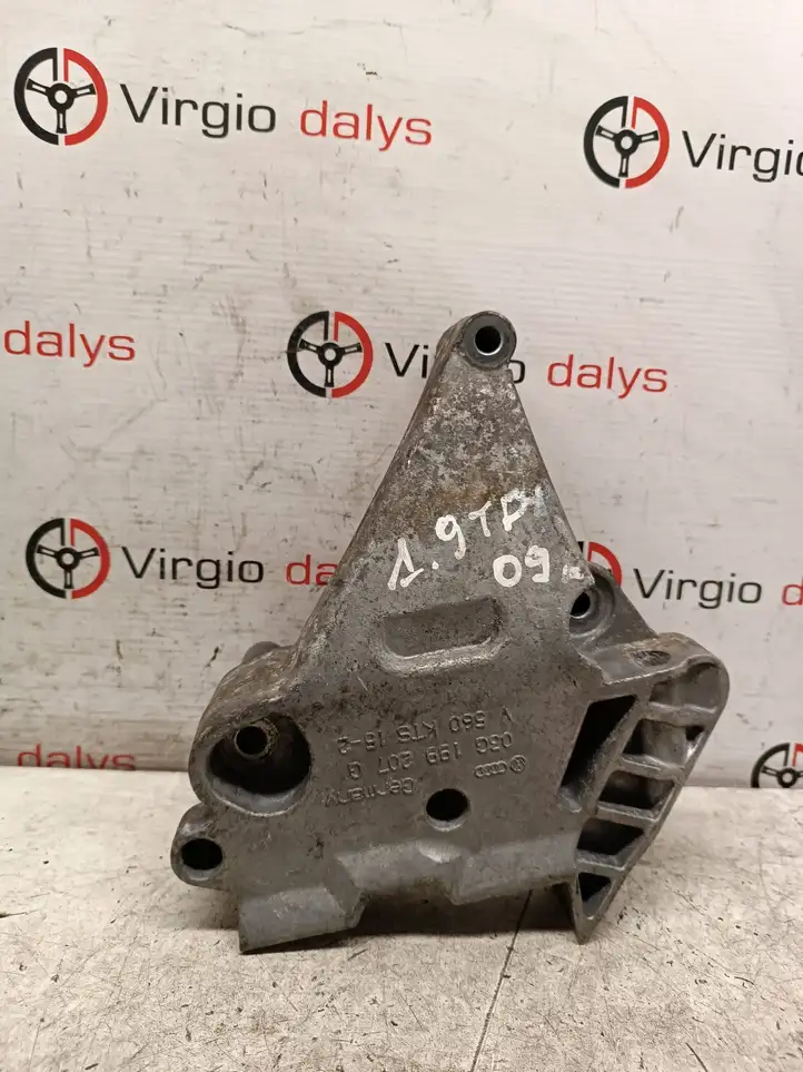 Audi A4 S4 B7 8E 8H (2004 - 2009) 03G199207G Кронштейн двигателя — фото 1
