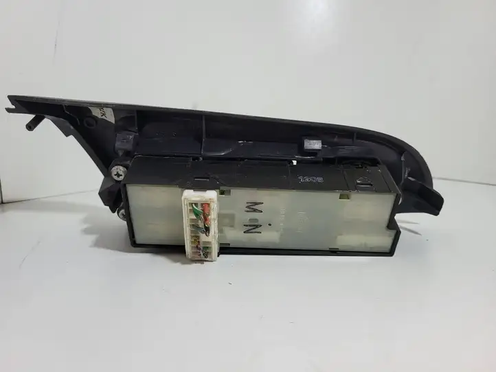 Nissan Almera (2000 - 2006) 80961 Накладка кнопки стеклоподъемника — фото 4