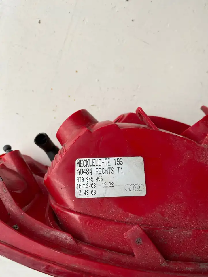 Audi A5 8T 8F (2007 - 2011) 8T0945096 Задний фонарь в кузове — фото 2