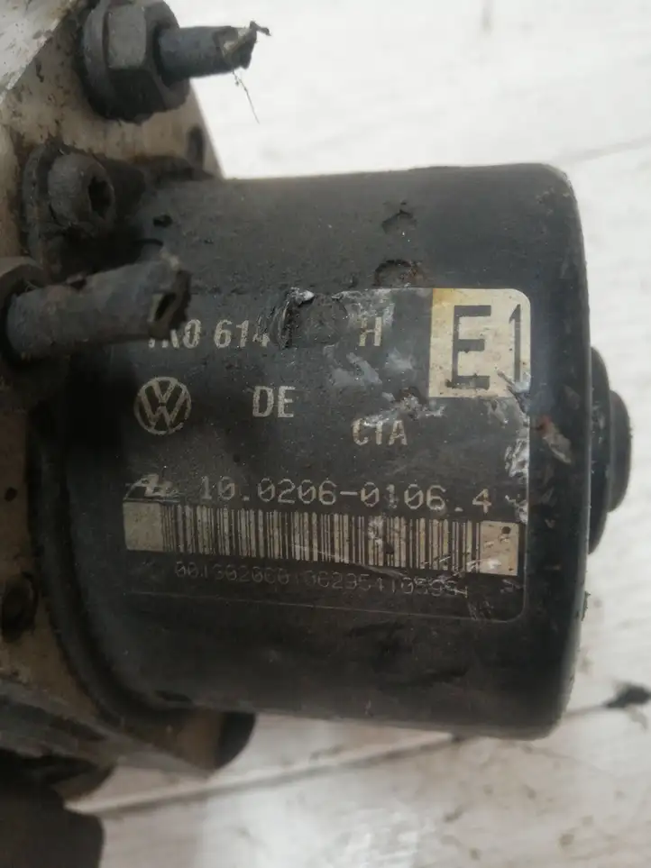 Volkswagen Golf V (2003 - 2009) ABS блок — фото 3