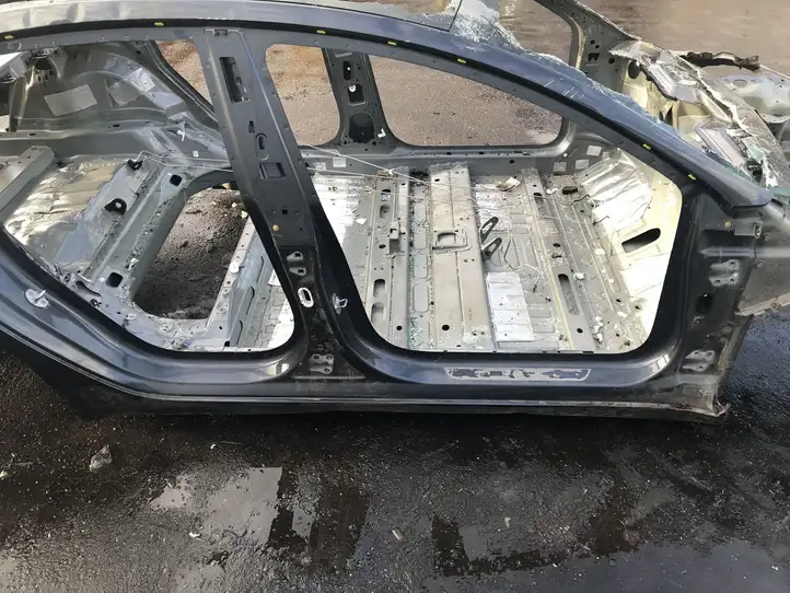 Tesla Model 3 (2017 - 2023) Порог кузова — фото 1