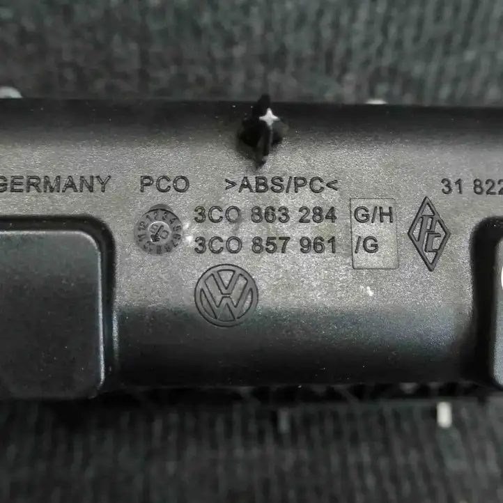 Volkswagen PASSAT B6 (2005 - 2010) 3C0863284 Передняя пепельница — фото 3