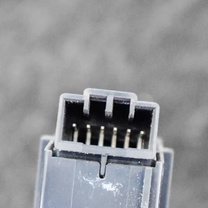 (2012 - 2016) 31376499 Кнопка фаркопа в багажнике — фото 3