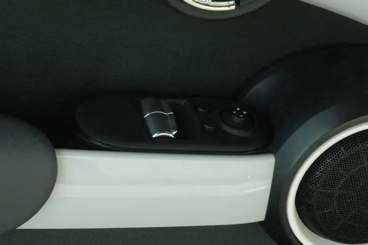 Mini One Cooper F56 F55 (2012 - 2022) Обшивка передней двери — фото 3