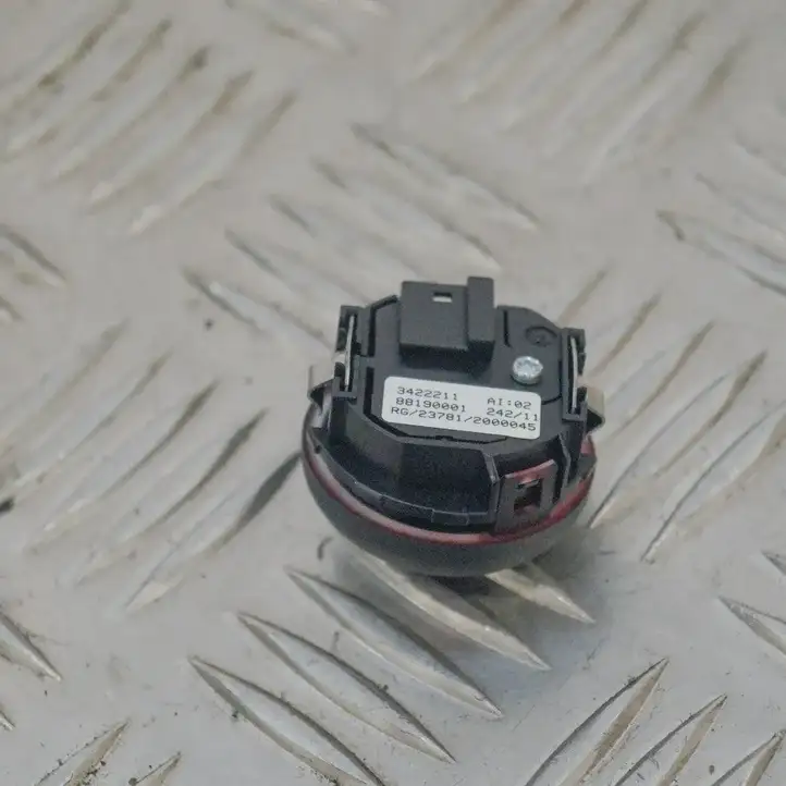 Mini One Cooper Coupe R56 (2004 - 2014) 342221188190001 Кнопка фаркопа в багажнике — фото 2
