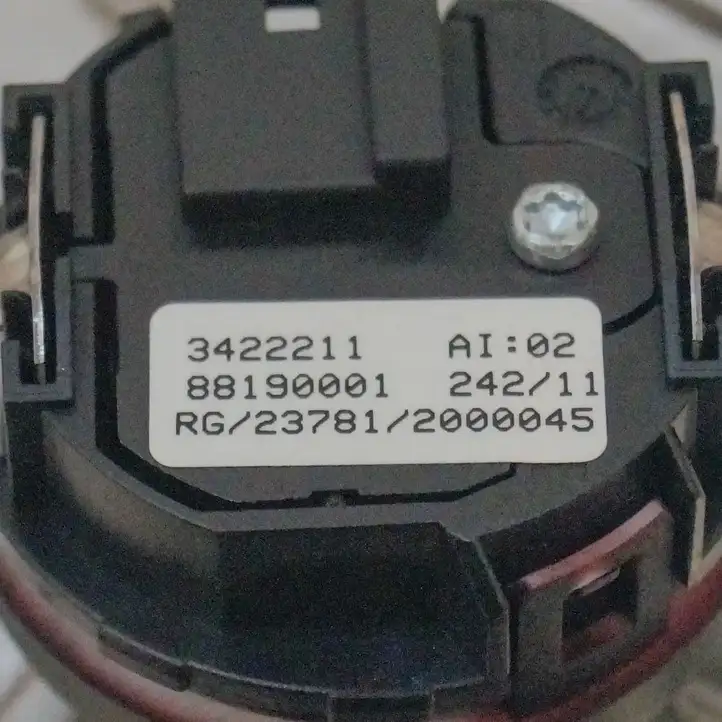 Mini One Cooper Coupe R56 (2004 - 2014) 342221188190001 Кнопка фаркопа в багажнике — фото 4