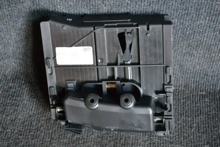 Audi A6 S6 C6 4F (2008 - 2011) 4F2857951B Передняя пепельница — фото 3