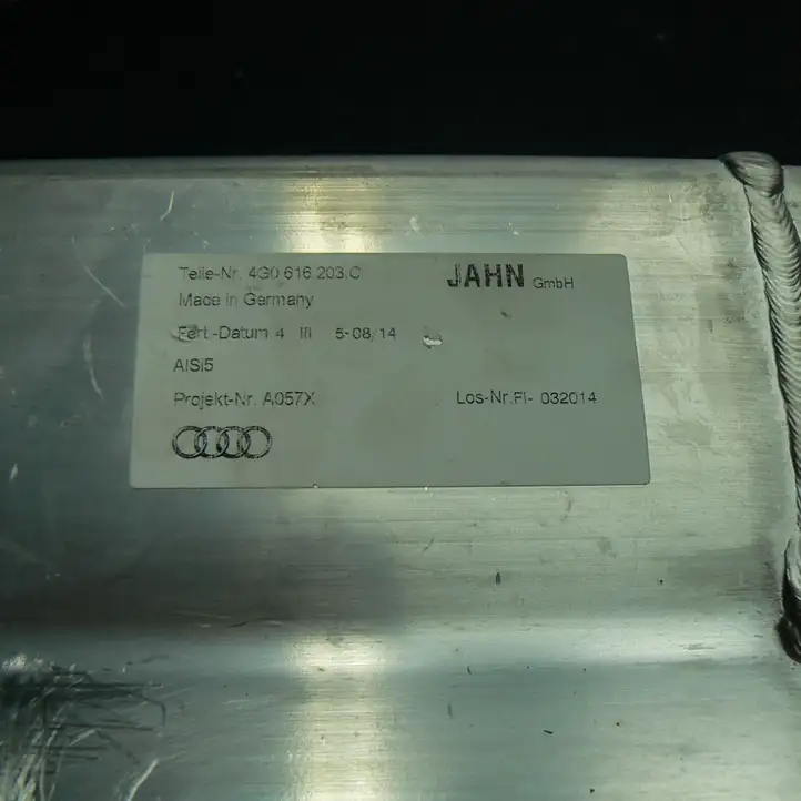 Audi A7 S7 4G (2010 - 2014) 4G0616203C Другая часть кузова — фото 3