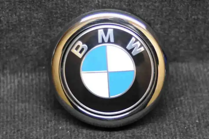 BMW 1 F20 F21 (2011 - 2019) 7270728 Эмблема производителя — фото 1