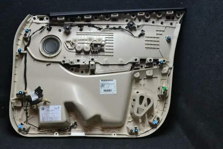 BMW 2 F45 (2014 - 2021) Обшивка передней двери — фото 3