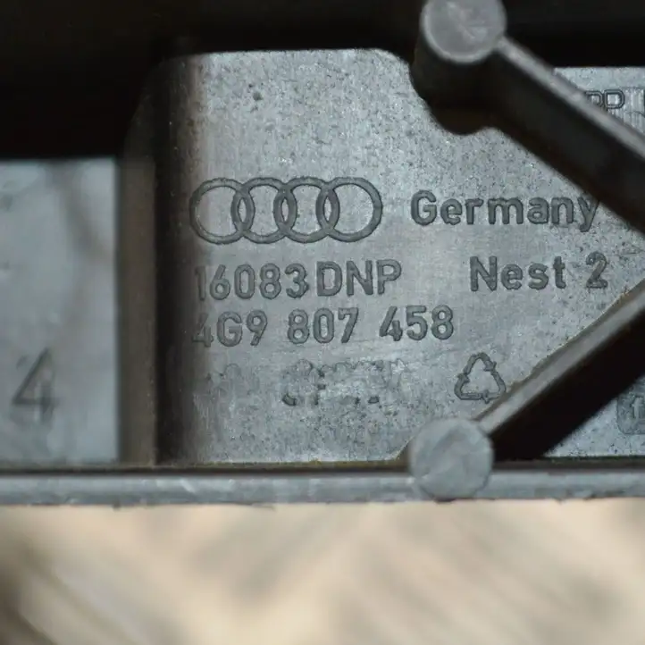 Audi A6 C7 (2011 - 2014) 4G9807458 Кронштейн заднего бампера — фото 3