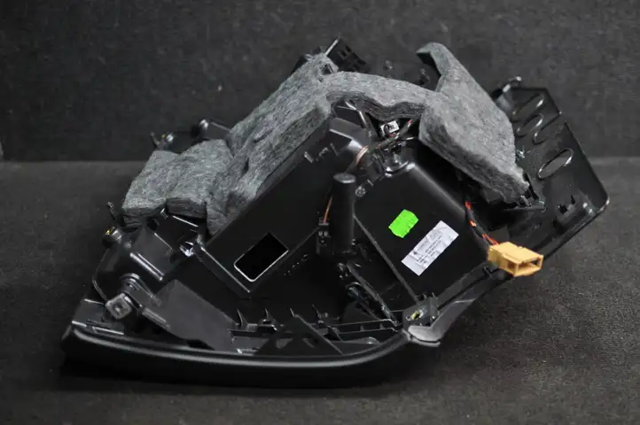 Audi A4 S4 B8 8K (2011 - 2015) 8K1857035C Вещевой ящик — фото 3