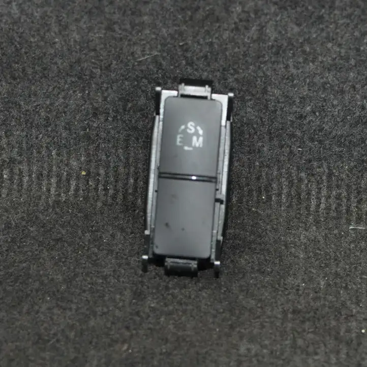 Mercedes-Benz CLS C218,X218 (2011 - 2017) A2129051202 Кнопка фаркопа в багажнике — фото 1