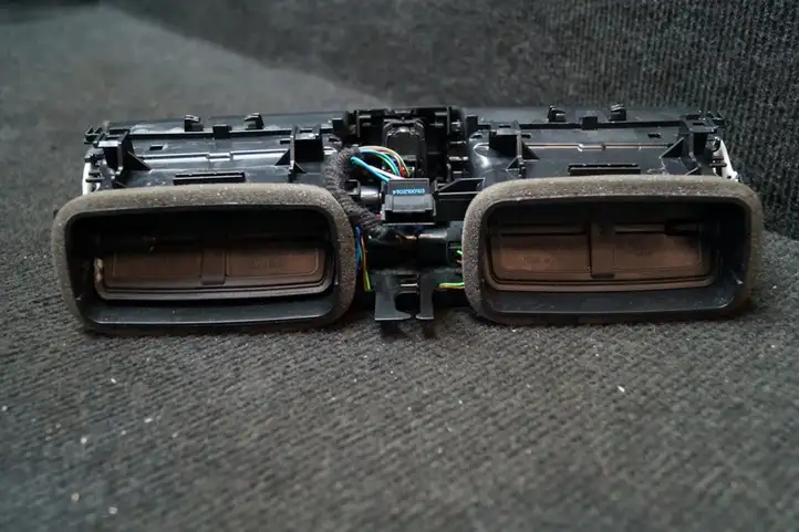 BMW 3 F30 F35 F31 (2012 - 2018) 9347436 Воздушная решетка панели — фото 2