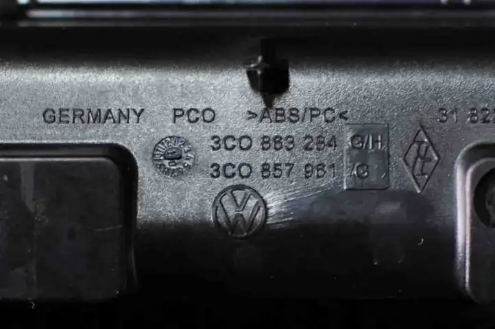 Volkswagen PASSAT B7 (2011 - 2014) Передняя пепельница — фото 4