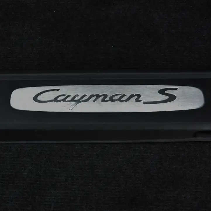 Porsche Cayman 981 (2012 - 2016) 98150466702 Внутренняя обшивка порога (комплект) — фото 3