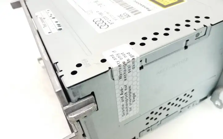 Audi A5 (2007 - 2011)  8T2035186P Радио/ проигрыватель CD/DVD / навигация