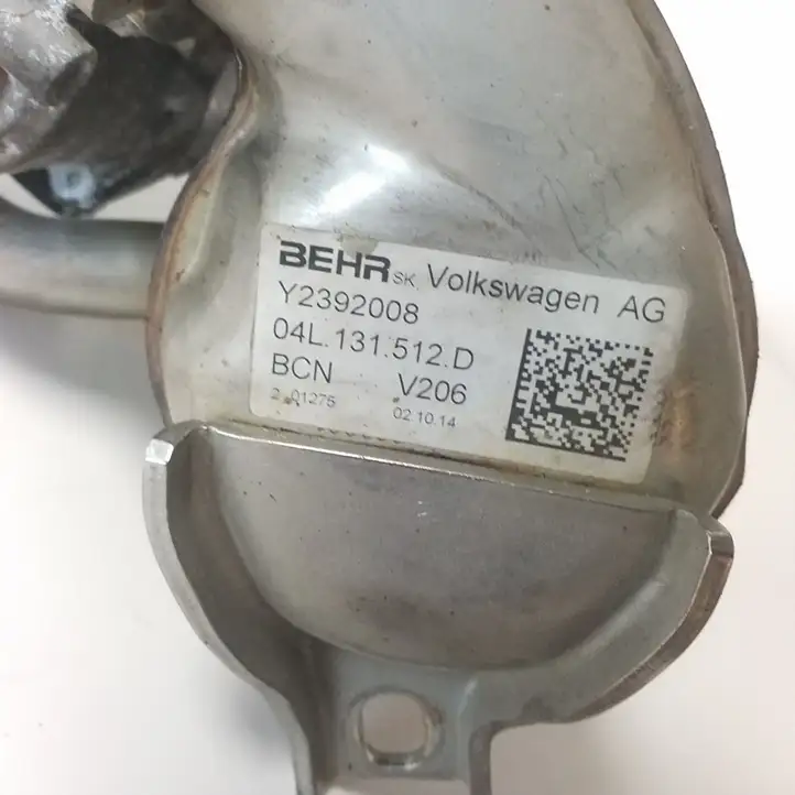 Volkswagen Golf VII (2013 - 2019) 04L131512D Охладитель клапана EGR — фото 2
