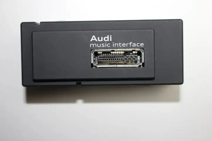 Audi A3/S3 8V (2012 - 2016) 8V0035736 Магнитола / мультимедийная система — фото 1