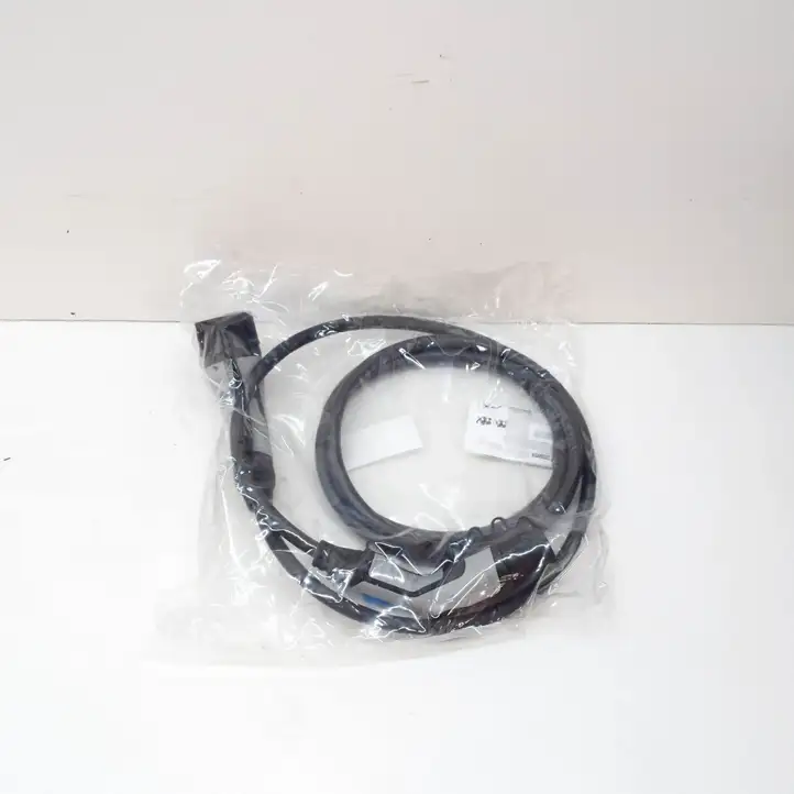 Tesla Model 3 (2017 - 2023)  EVT2G3PC3AC32A Кабель для зарядки электромобилей