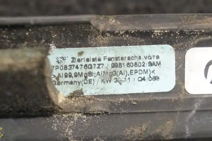 Volkswagen Touareg II (2010 - 2018) 7P0837476G Накладка стекла двери — фото 3