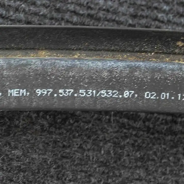 Porsche 997 (2004 - 2012) 99753753107 Уплотнитель передней двери — фото 3