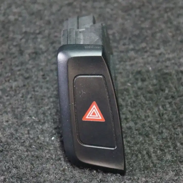 Audi A4 Allroad B8 (2009 - 2011) 8K1941509 Кнопка фаркопа в багажнике — фото 1
