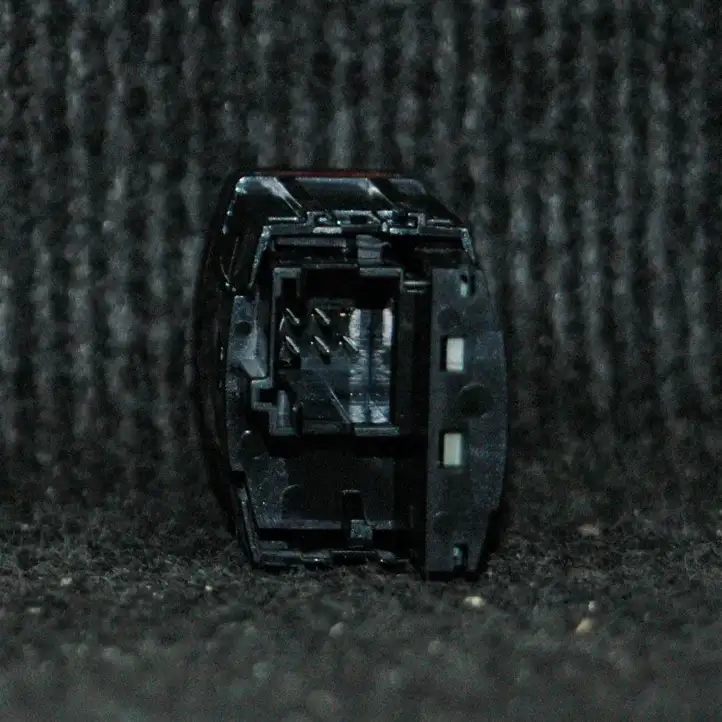 BMW 2 F45 (2014 - 2021) 9317217 Кнопка фаркопа в багажнике — фото 2